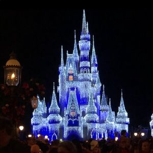 Meet your Posher, Hilary